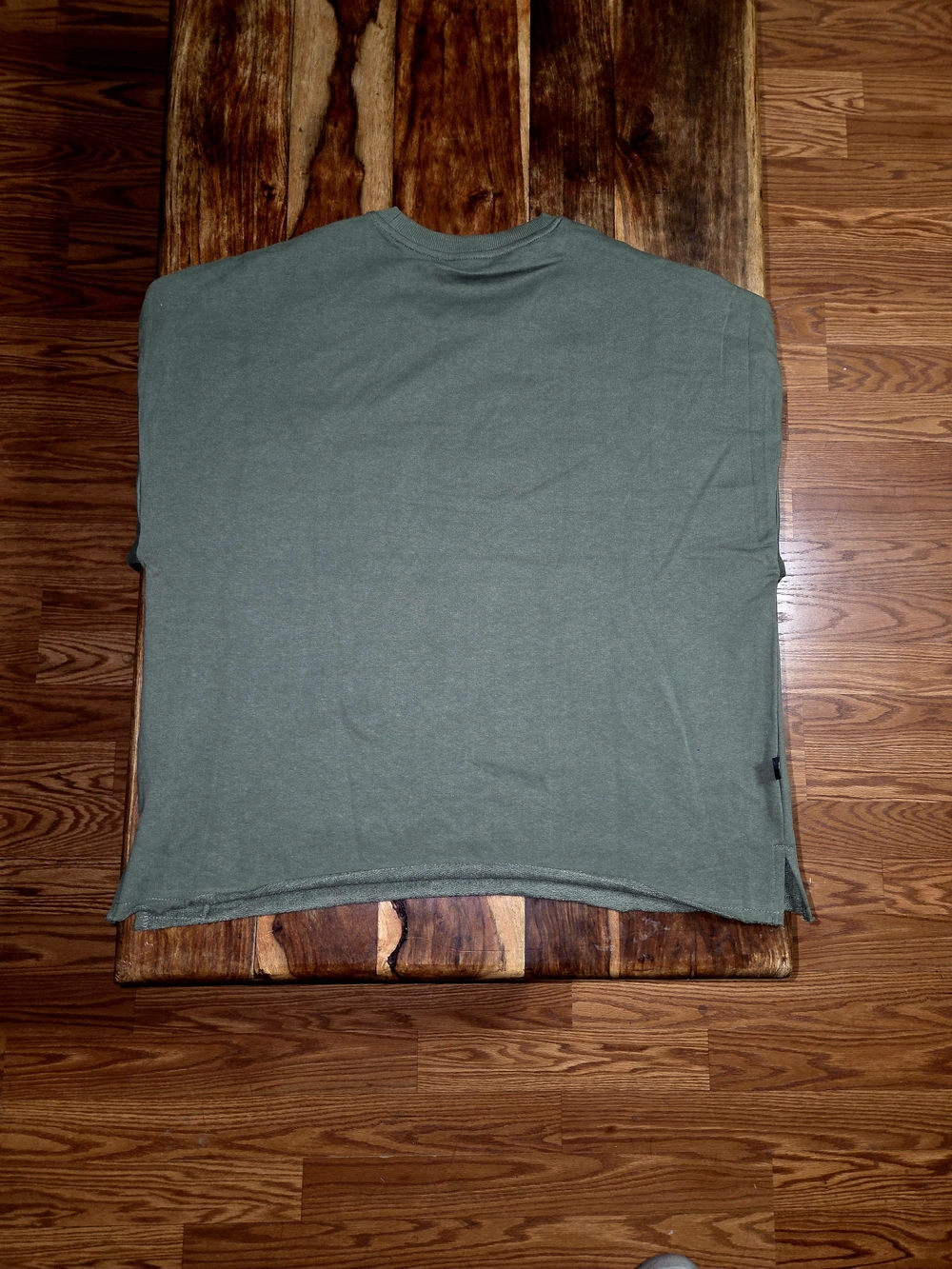 Switch Men's Olive Graphic Short Sleeve Tee with Luxe Print. Size Large. - Picture 6 of 8